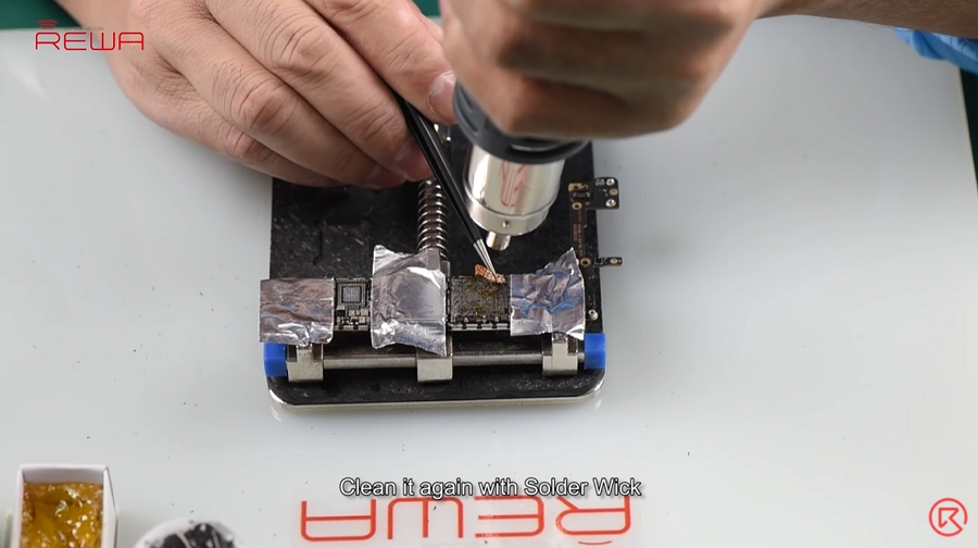  Bond the chips on to the iCloud motherboard