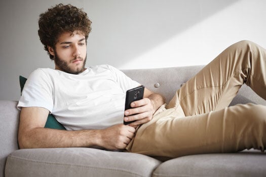 play Jurassic World Alive